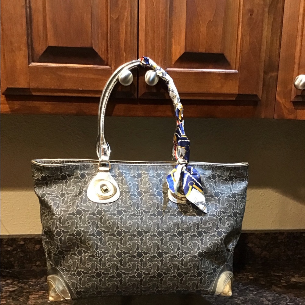 Celine Bags - Picture 2 of 16